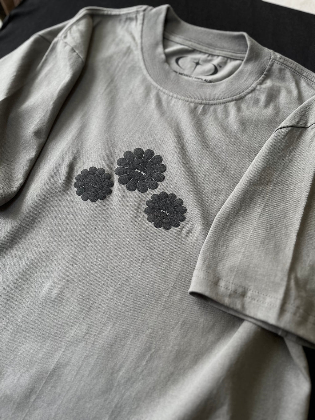 MuraTravis Black Premium T-Shirt Gris Perla