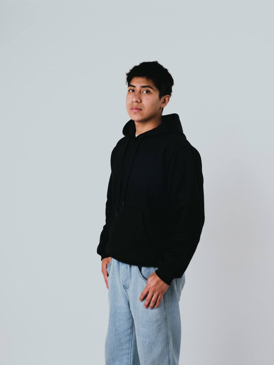 Regular Fit Hoodie Negra 300 GSM