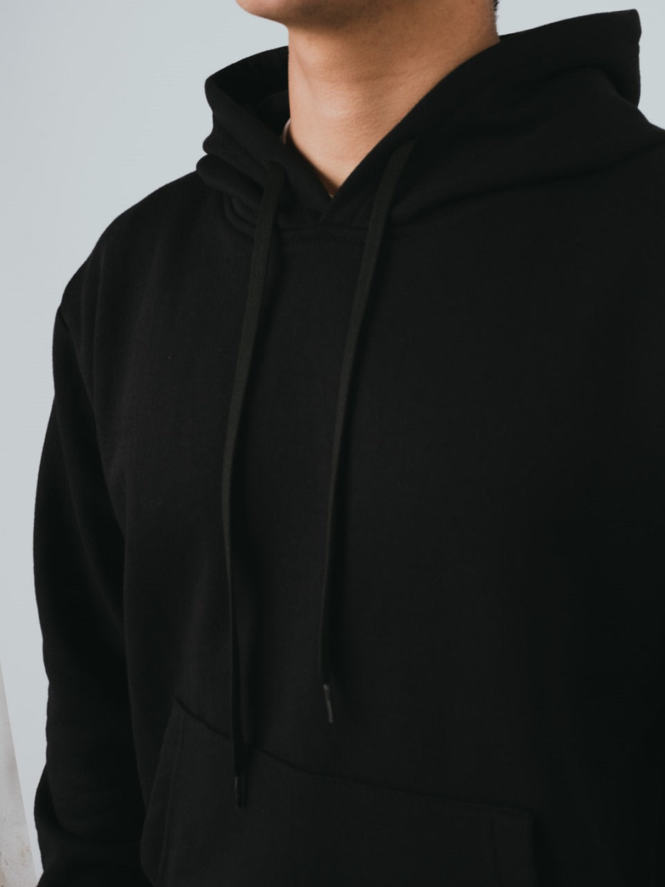 Regular Fit Hoodie Negra 300 GSM