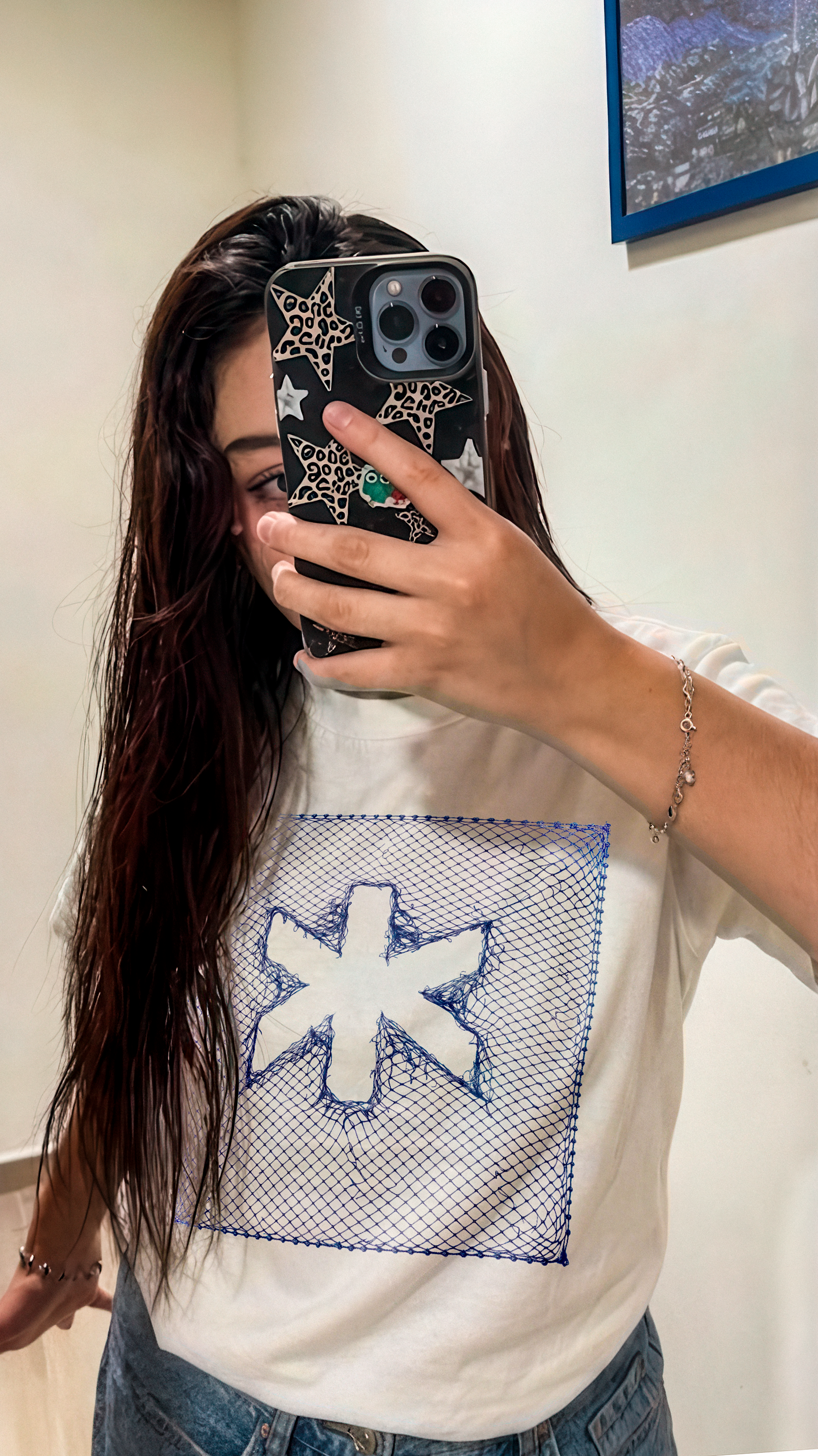MALASNOTICIAS. Hueso T-Shirt