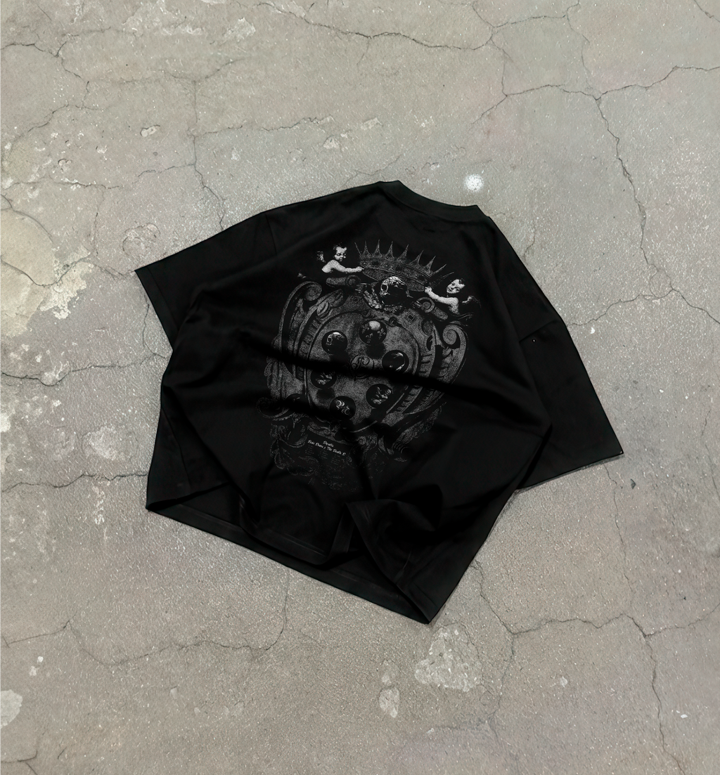 Dinastía shield black and white Black T-Shirt
